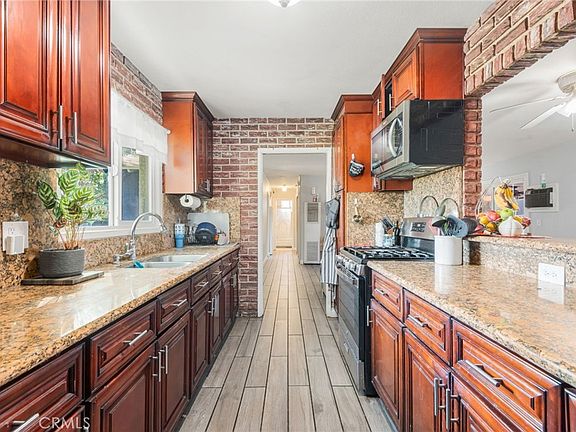 3rd image of 19450 Woodhill St