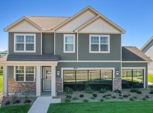 1860 Rainier Dr, Shakopee, MN 55379