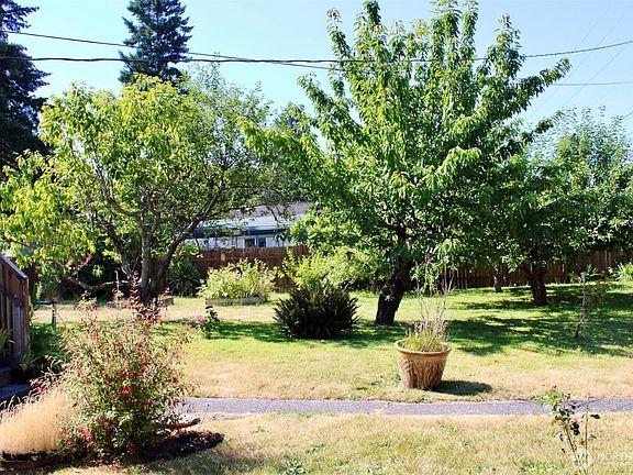3rd image of 1734 Snyder Avenue