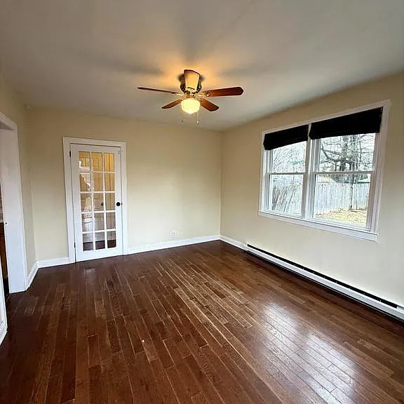 403 Denver Ct — Photo 3