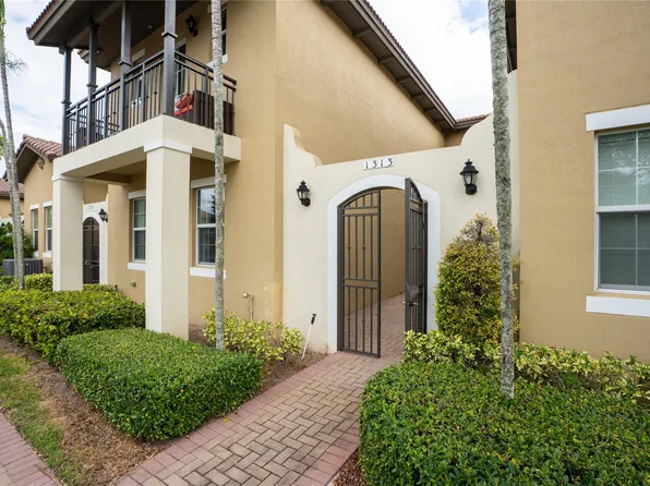 1313 SW 147th Terrace, Pembroke Pines, FL 33027