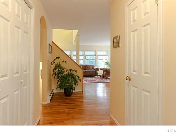 3rd image of 12 Olde Willow Way #12B