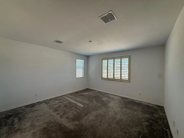 15744 W Jefferson St — Photo 7