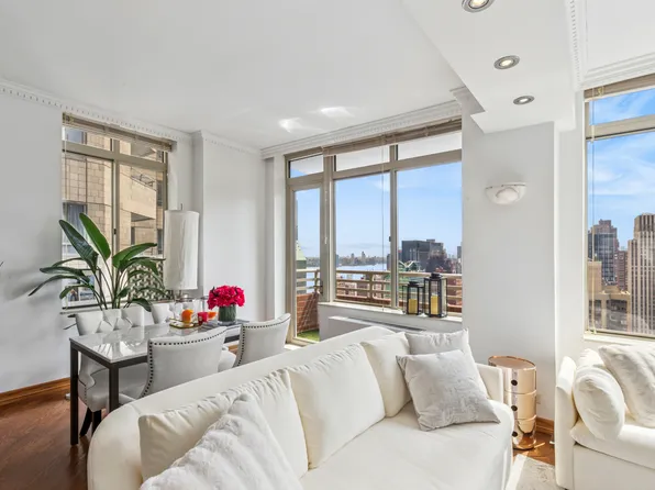 236 East 47th Street PH1A image 2 of 8