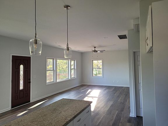 Kitchen/ Living room