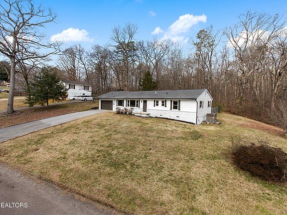 2nd image of 4601 Willowdale Dr