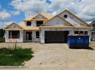 213 Mulberry Ln, Grafton, WI 53024