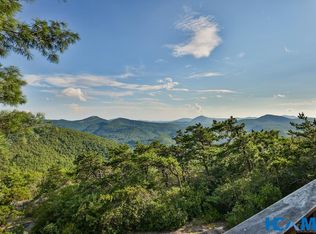 473 Sheer Rock Rd, Glenville, NC 28736