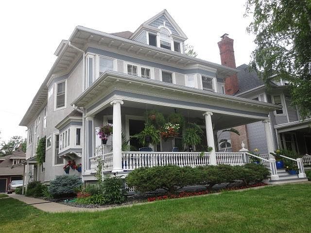 1st image of 2442 Bryant Ave S #2