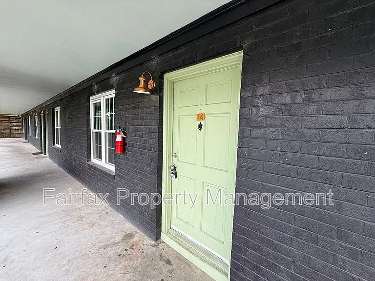 1011 Burke St #14 — Photo 2