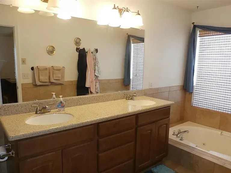 2340 Camero Ct — Photo 14