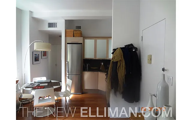 Rented by Douglas Elliman | media 22