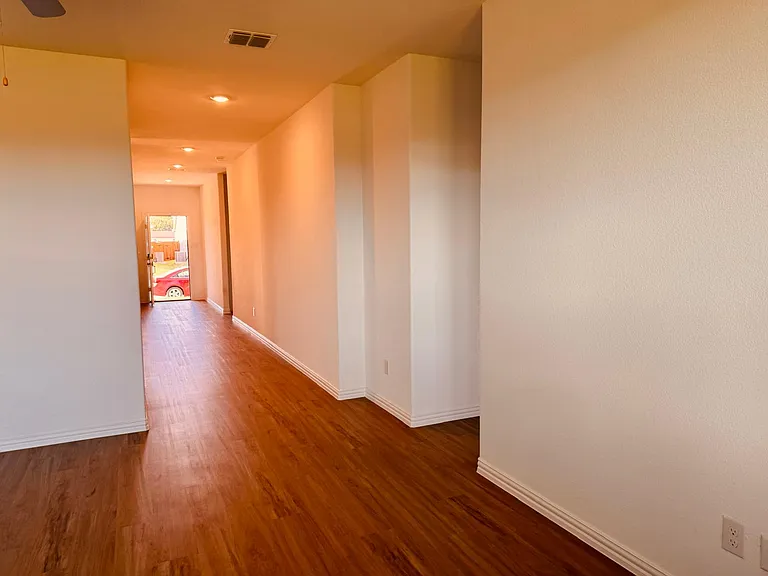 209 Ardsley Ln — Photo 9