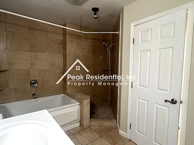 4978 Saddlerock Way — Photo 11