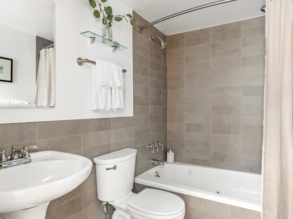 295 6th Avenue image 13 of 20