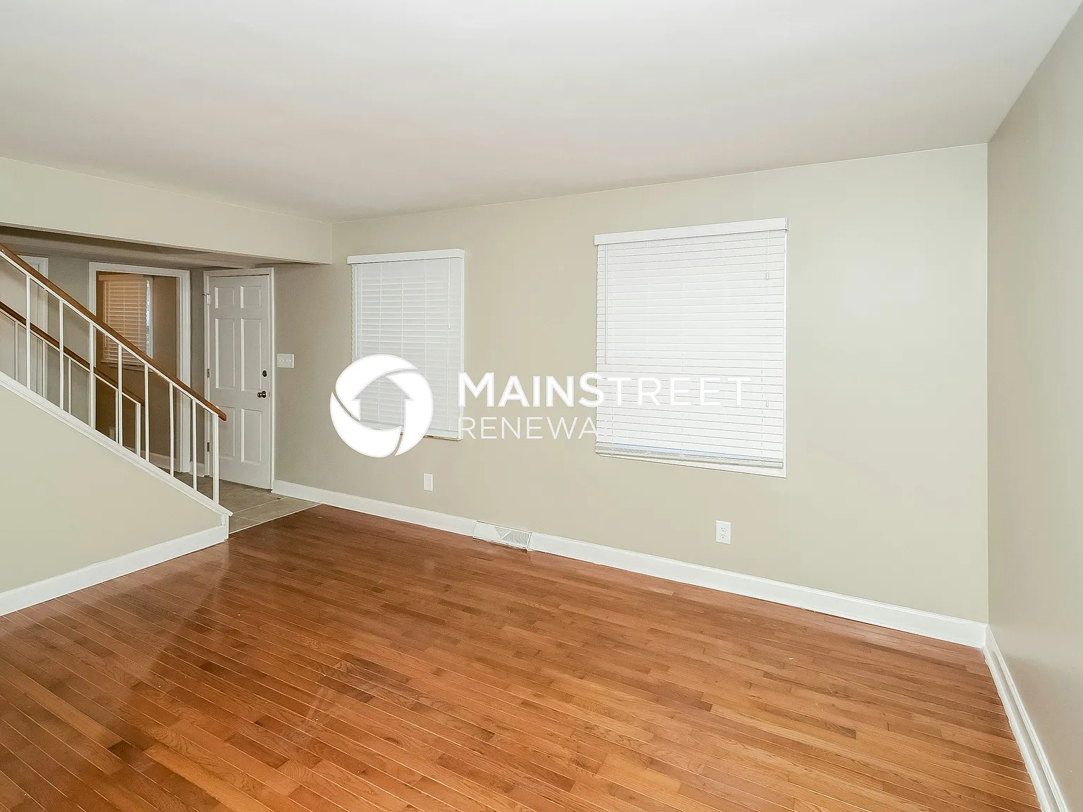 420 Argonne Dr NE — Photo 2