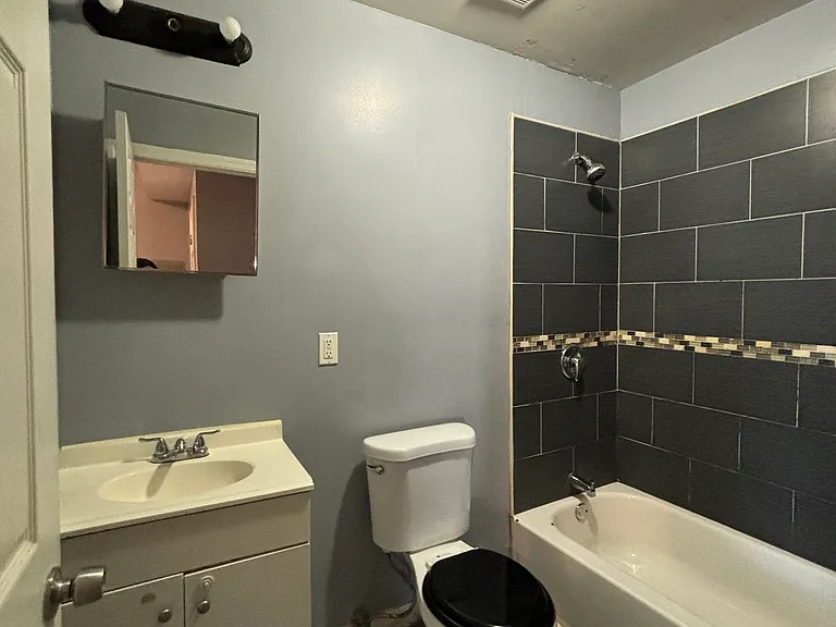 417 15th Ave #2 — Photo 8