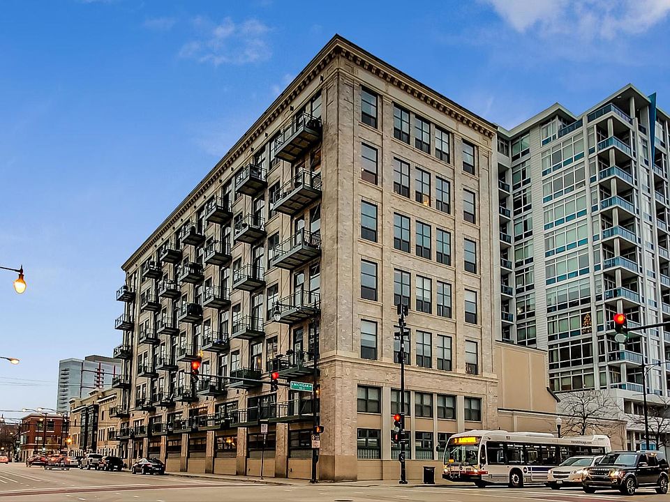 1st image of 1801 S Michigan Ave Unit 307