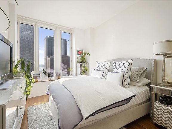 3rd image of 15 William St #22D