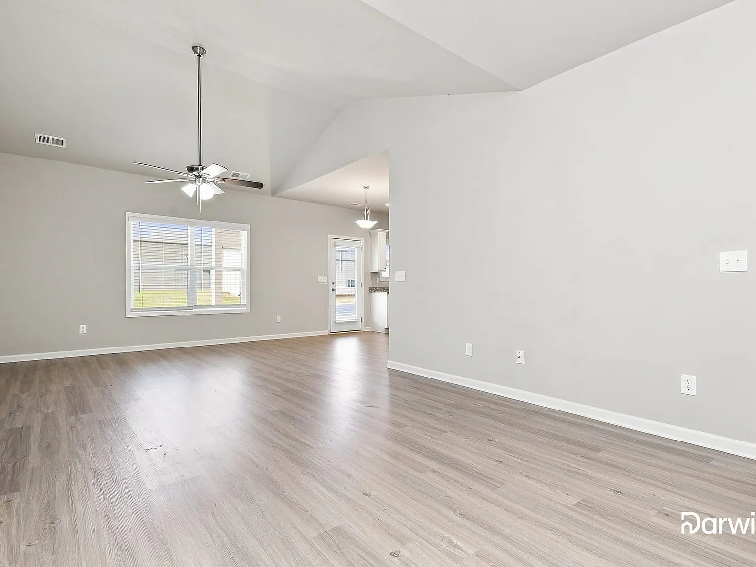 4 bed, 2.0 bath, 1720 sqft, $1,730 — Photo 4