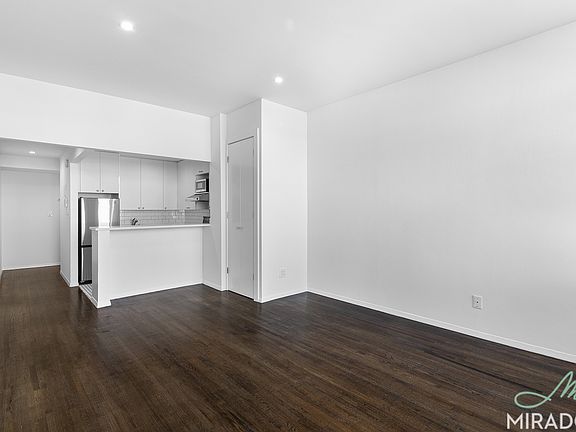 3rd image of 304 E 20th St APT 5H