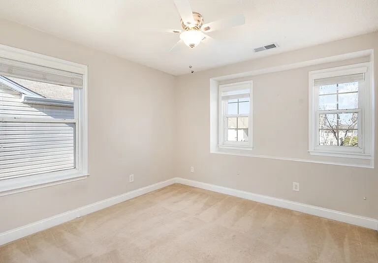 13716 Riding Hill Ave — Photo 11