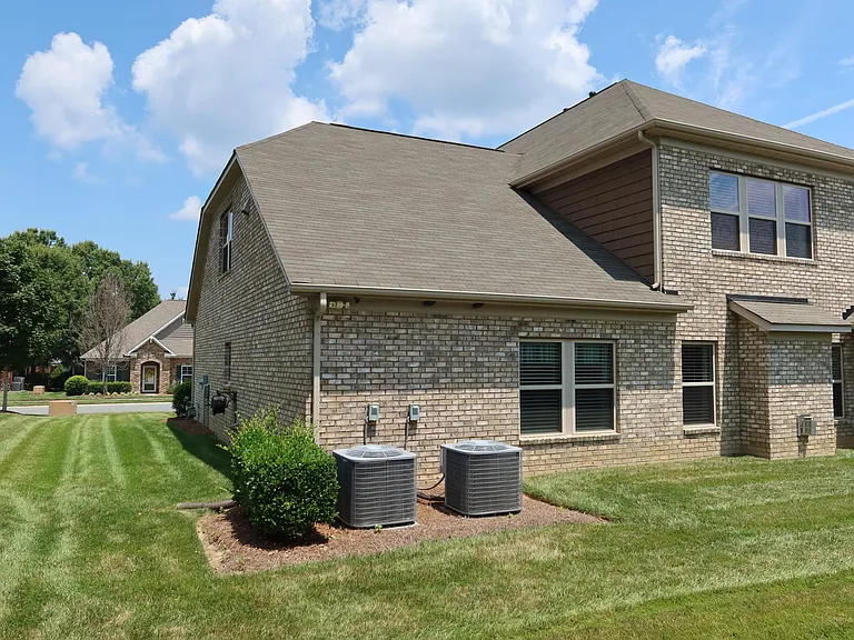 5409 Poplar Knoll Dr — Photo 37
