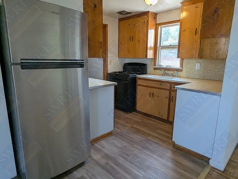 902 1/2 Wyoming St — Photo 5