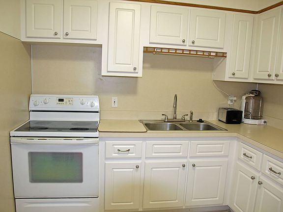 5th image of 1301 S Betty Ln