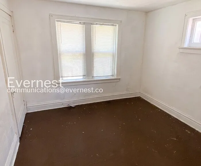 4847 Calvin Ave — Photo 10