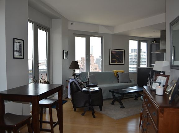 3rd image of 1050 Jackson Ave APT 11A