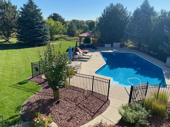 W289N3654 Huntsman COURT, Pewaukee, WI 53072