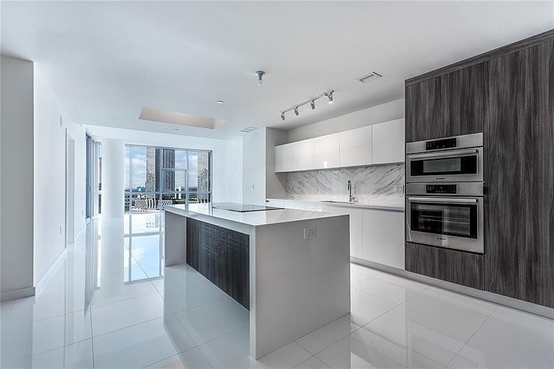 1st image of 851 NE 1st Avenue #1912