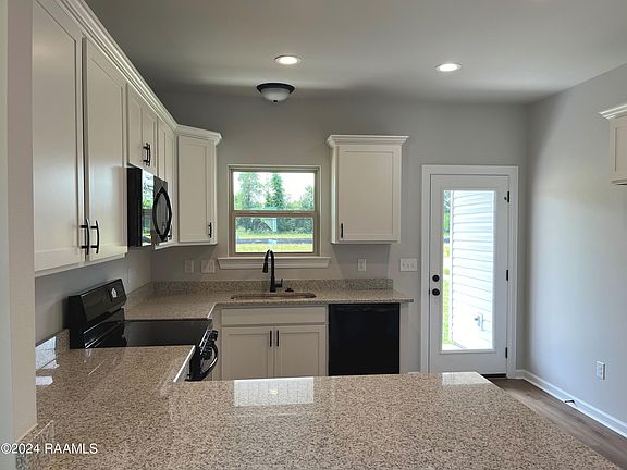 4th image of 307 Cainwood Ct