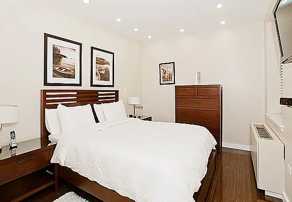 3rd image of 150 W 51st St #923