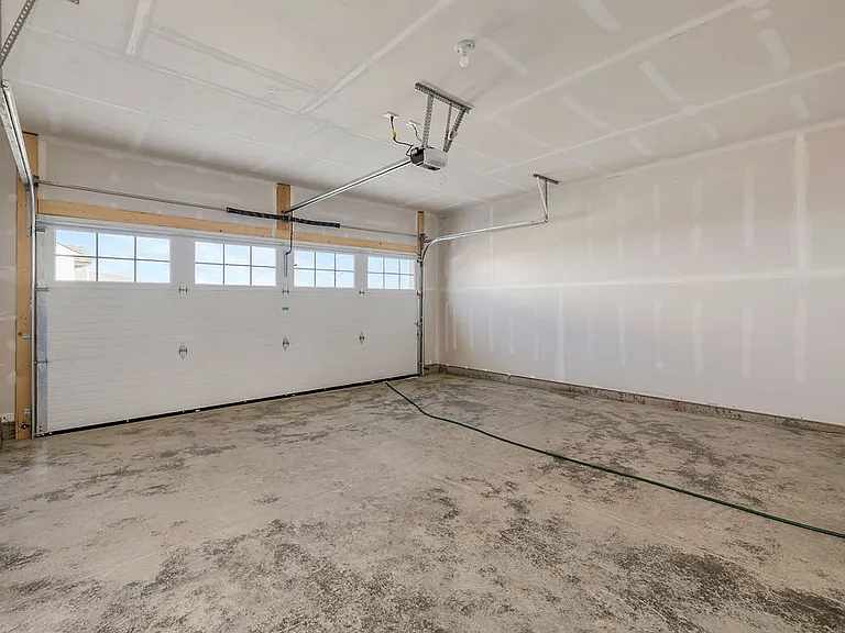 5589 Callaway Dr — Photo 35