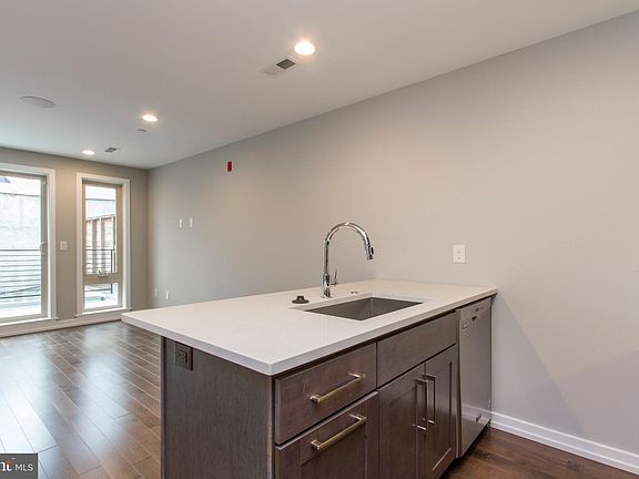 4th image of 908 S 21st St #C