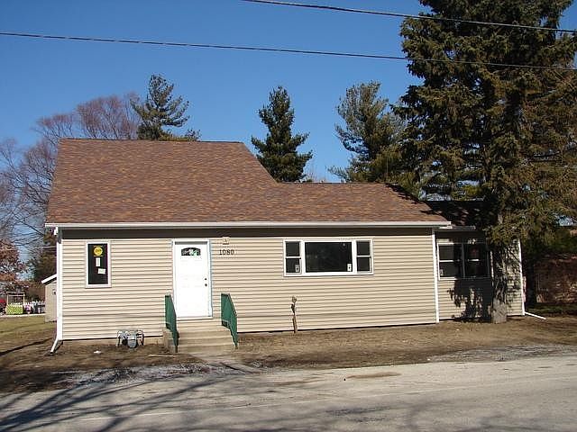 1st image of 1080 E North St