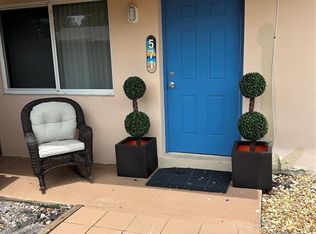 571 NE 34th St, Oakland Park, FL 33334