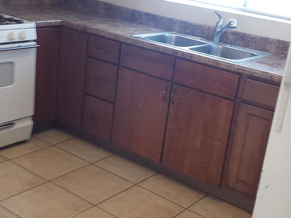 4th image of 4825 Grasselli Ave