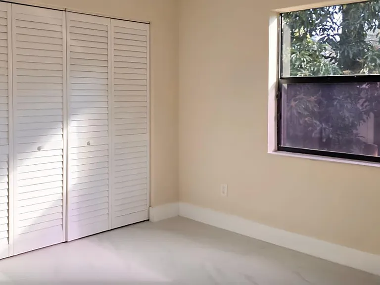 11516 SW 54th St — Photo 35