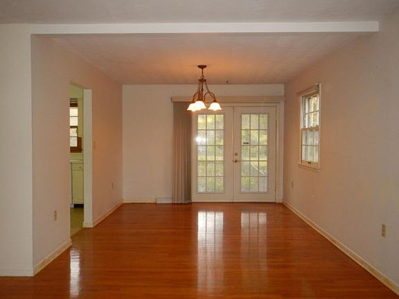 3rd image of 3606 Evergreen Ln