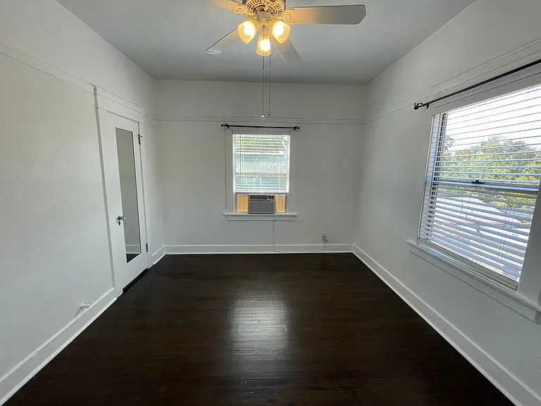 735 W 4th St — Photo 33