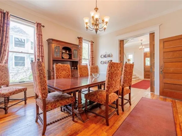 607 N Main St, Mount Airy, NC 27030