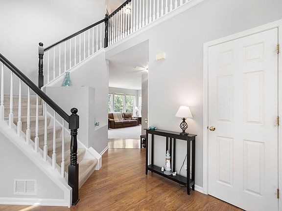 4th image of 6233 Formoor Ln