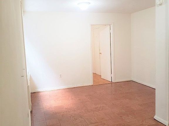 2nd image of 3205 Newtown Ave APT 2G