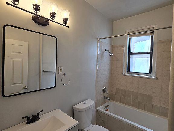 4th image of 160 Wadsworth Ave APT 308