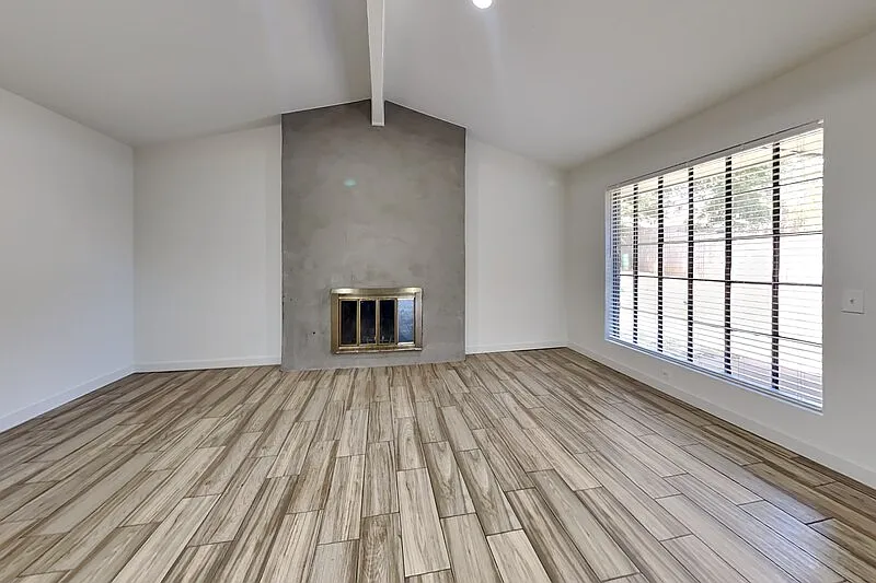 4 bed, 2.0 bath, 2268 sqft, $1,875 — Photo 4