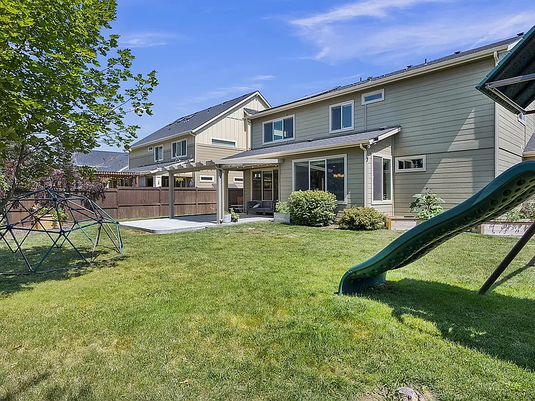 691 W Cagney St — Photo 40