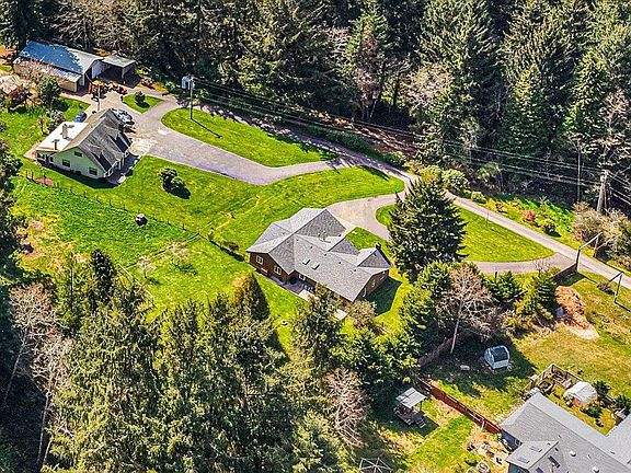 3rd image of 650 Parkview Ln